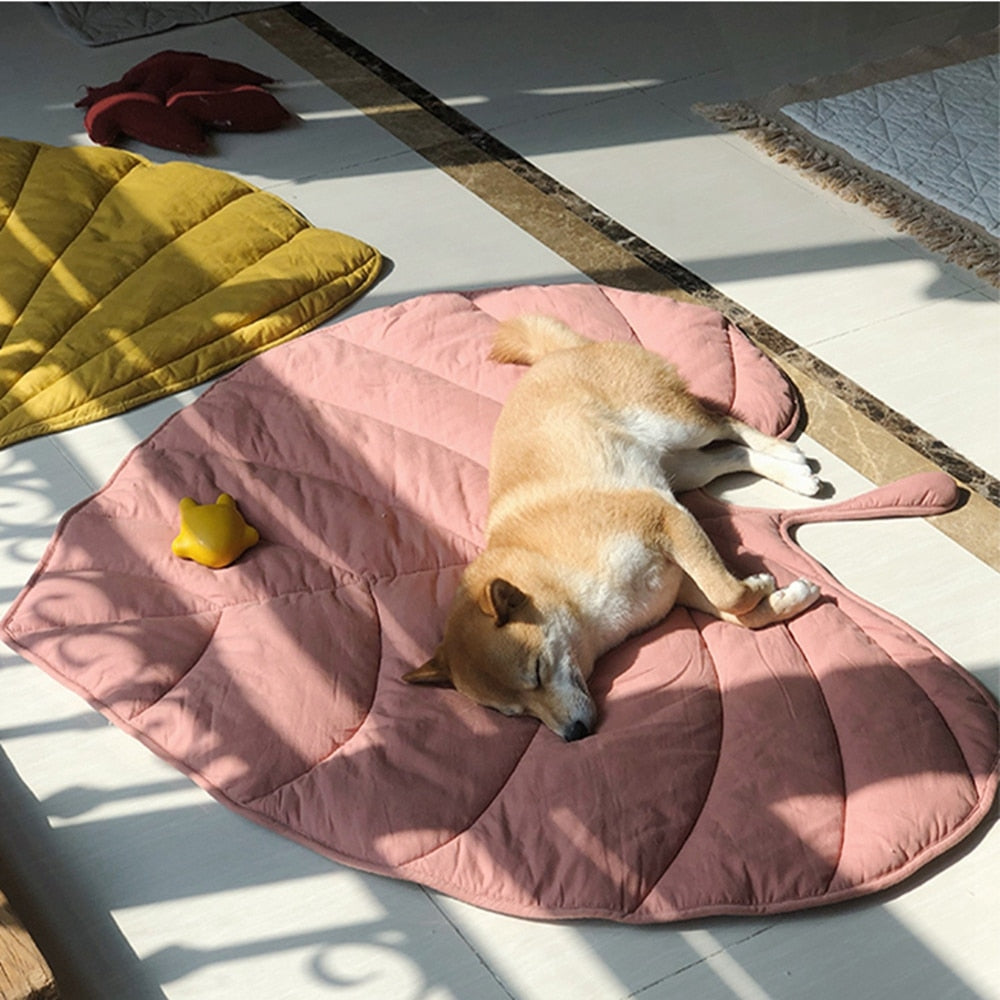 Leaf Shaped Blanket for Dogs