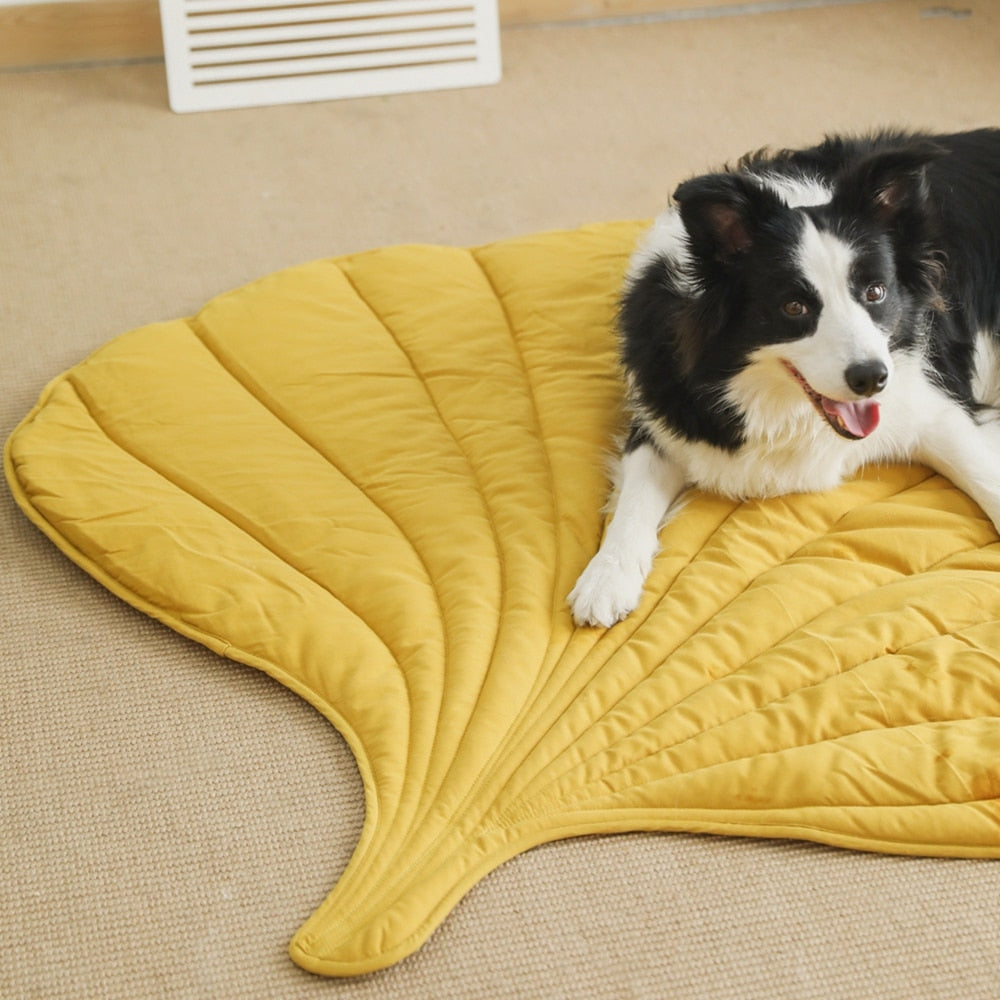 Leaf Shaped Blanket for Dogs